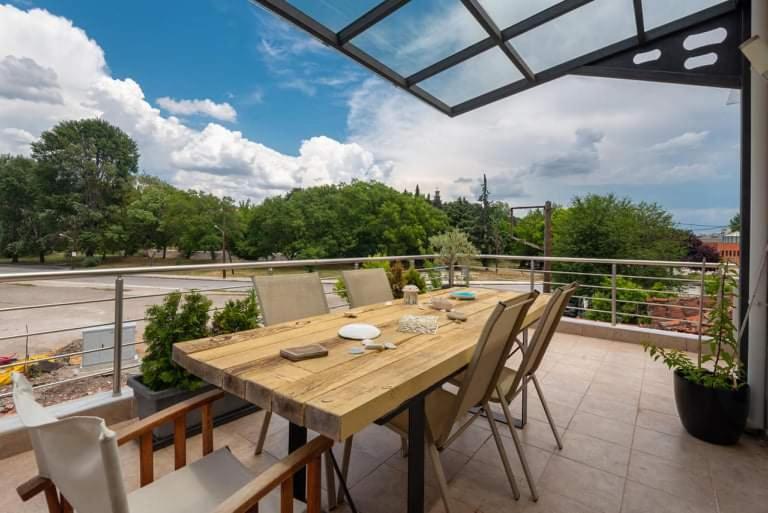 Το Σπίτι Δίπλα Από Το Ποτάμι Apartment ตริกาลา ภายนอก รูปภาพ